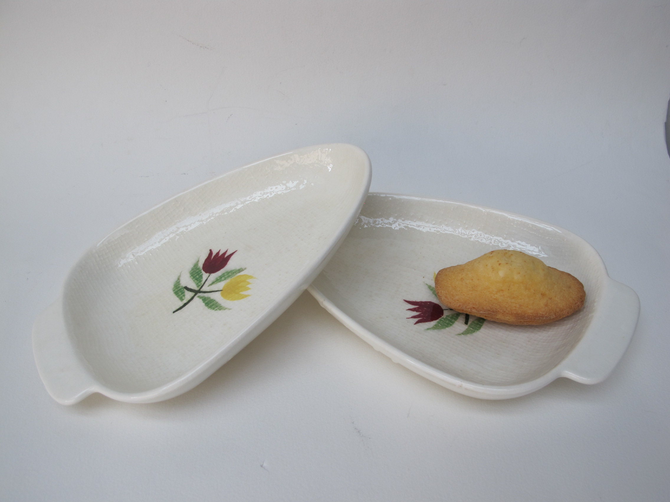 Lot de Deux Raviers Coupelles Porcelaine Salins Made in France, Modèle Crocus, 1960
