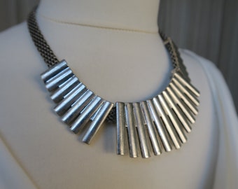 Collier De Créateur OPIA - Occasion, Bijou Argenté, Style Broche