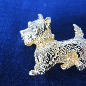 Small golden fox terrier dog brooch image 5