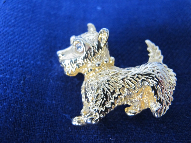 Small golden fox terrier dog brooch image 5