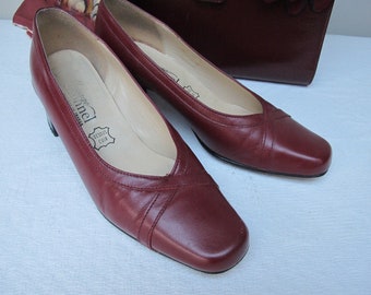 Vintage burgundy pumps size 36, Message Personnel, made in France