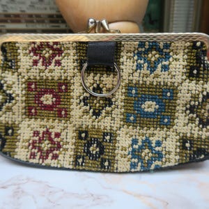 Cartera vintage con compartimentos tipo tapiz