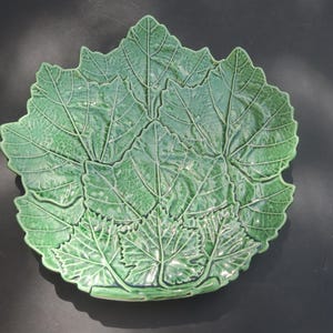 Plat en forme de feuille de choux Couve