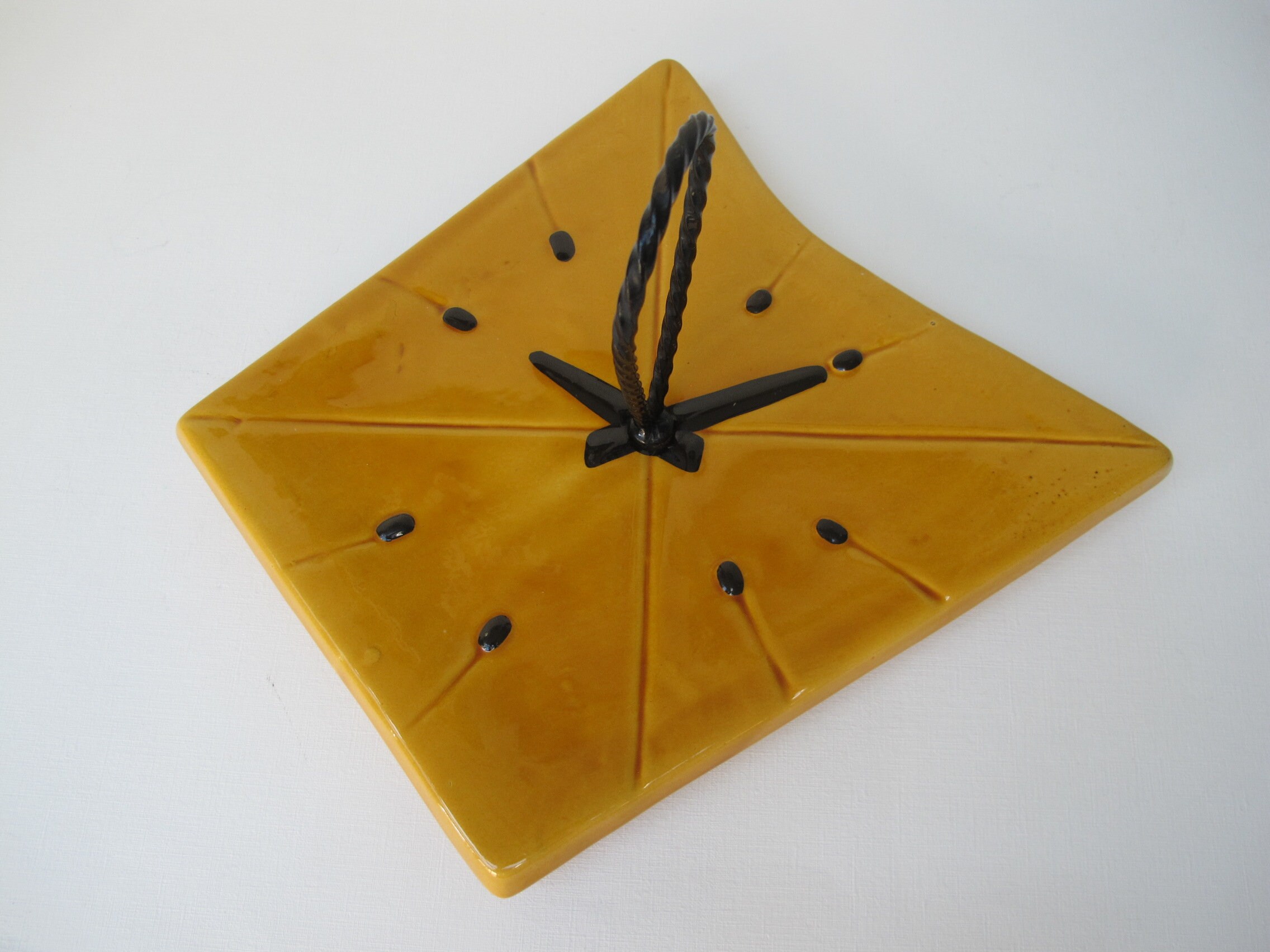 Amusant Plateau à Fromages Vallauris en Forme d'horloge, Années 60