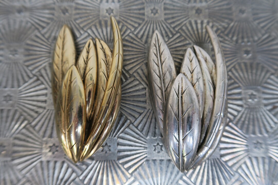 Broche Feuille En Métal Doré Vintage - Très Bon état, Bijou Fantaisie Occasion