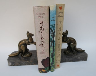 Paire de serres-livres Kangourou sur socles en marbre