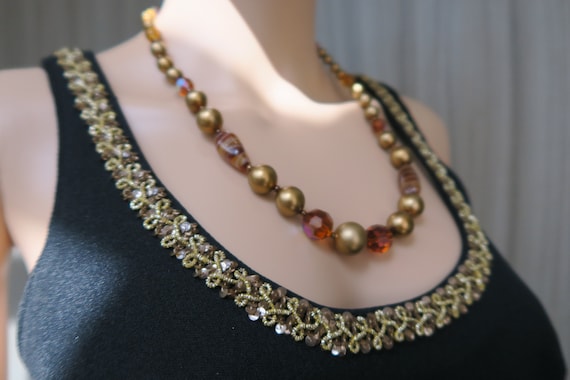 COLLIER VINTAGE,perles rouges marbrées