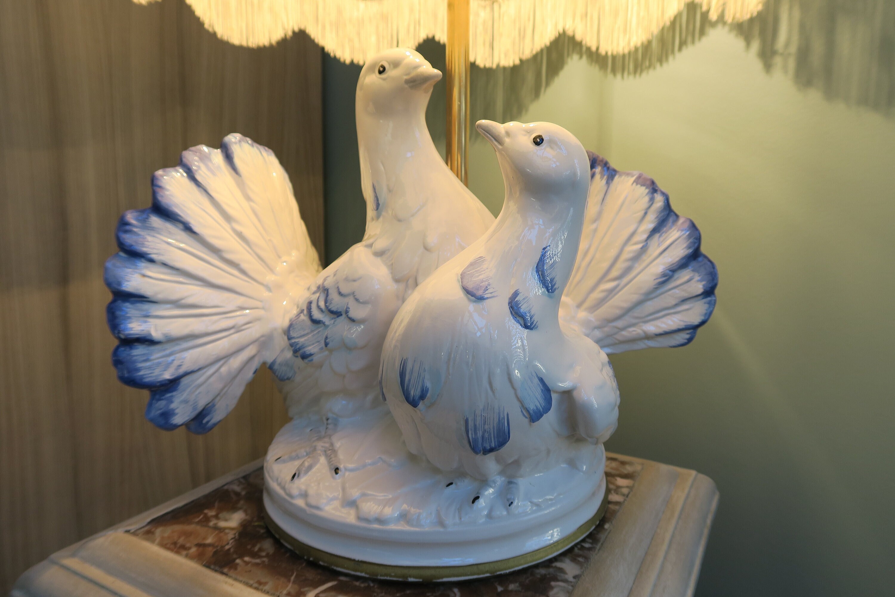 Lampe Ancienne en Céramique Blanche et Bleue, Couple d'oiseaux | Colombes, Idéale Pour d'amoureux ou