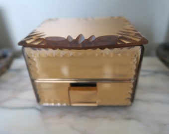 Pink mirrored jewelry box