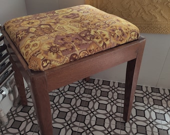 Hidden storage stool/bench