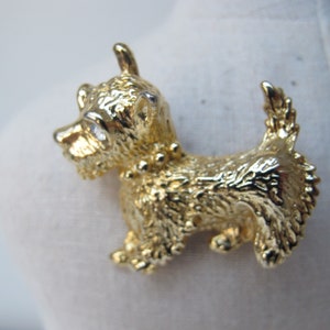 Small golden fox terrier dog brooch image 3