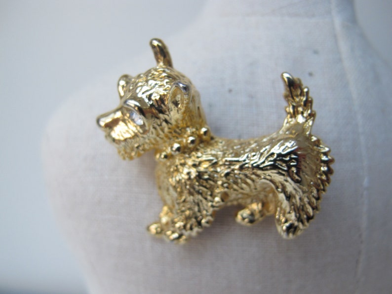 Small golden fox terrier dog brooch image 3