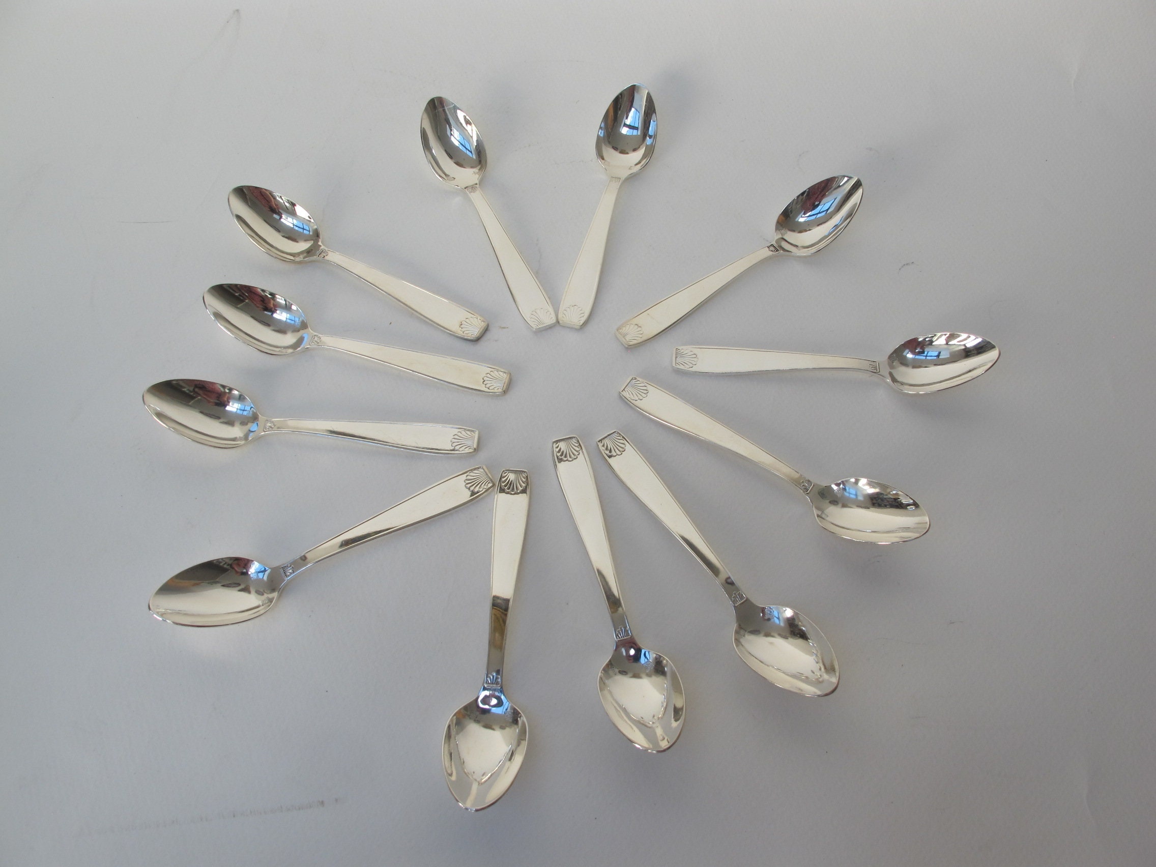 Douze Cuillères à Café en Métal Argenté, Coffret, Moka