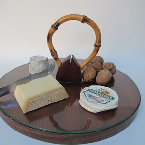 Plateau à fromages bois et bambou et son couteau à fromage en bambou assorti image 2