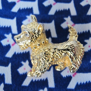 Small golden fox terrier dog brooch image 7