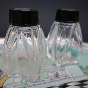 Salz- und Pfefferstreuer aus Glas