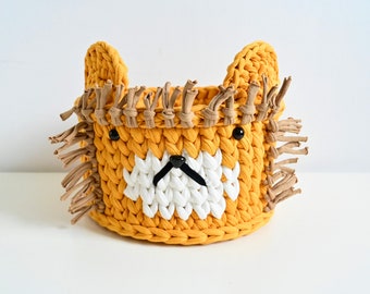 Crochet basket, lion, utensil, storage basket