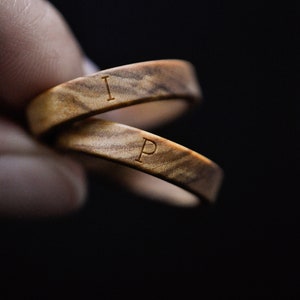 Gepersonaliseerde olijfhouten ring | Aangepaste gravure op houten ring | Trouwring | Houten trouwring