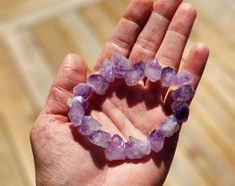 Raw Amethyst Stretch Bracelet – Natural Crystal Jewelry – Unisex Gift – Handcrafted Stone Bracelet – Amethyst Gift for Her or Him