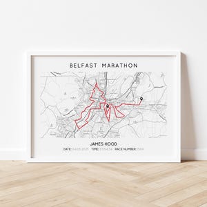 Impressão personalizada da Maratona de Belfast | Mapa de presente da Maratona de Belfast | Pôster com mapa de corrida | Mapa minimalista | Impressão personalizada do mapa da rota da maratona