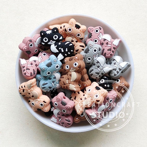 15pcs Silicone Focal Beads for Pens Characters, Cow Animal Focal Beads Silicone Charms Keychain Making Kit Assorted Silicone Beads for Beaded Pen