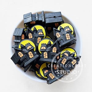 新しい3D不気味な家のホーンテッドビーズ、フォーカルビーズ、ハロウィーンシリコンビーズ