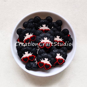 Focal Beads, Black Girl in Glasses Silicone Beads, 27.5*27.5mm, Mini Shape Silicone Beads, Wholesale Beads, DIY Keychain Jewelry Gift
