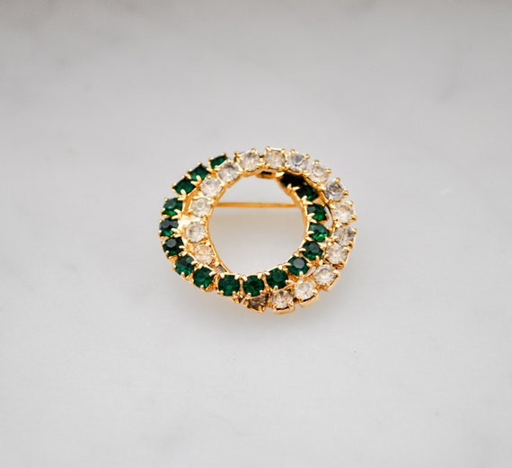 Vintage Emerald & Diamond Rhinstone Wreath Brooch - image 1