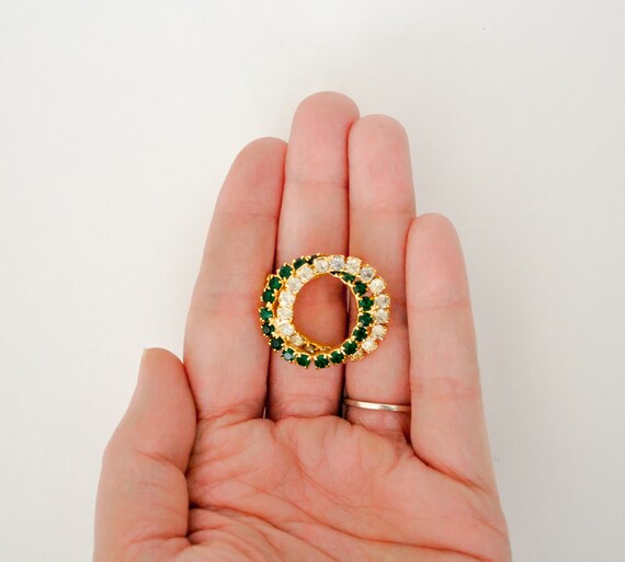 Vintage Emerald & Diamond Rhinstone Wreath Brooch - image 4