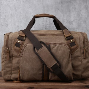 Bolsa de lona de viaje, bolsa de fin de semana de cuero de lona impermeable, bolsa de fin de semana para llevar durante la noche con compartimento para zapatos para hombres y mujeres personalizada Khaki