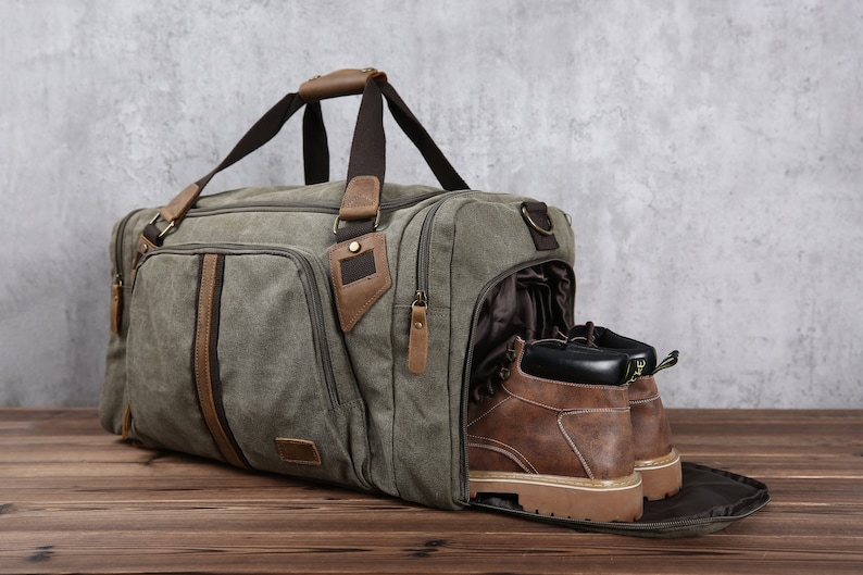 Bolsa de lona de viaje, bolsa de fin de semana de cuero de lona impermeable, bolsa de fin de semana para llevar durante la noche con compartimento para zapatos para hombres y mujeres personalizada Army Green