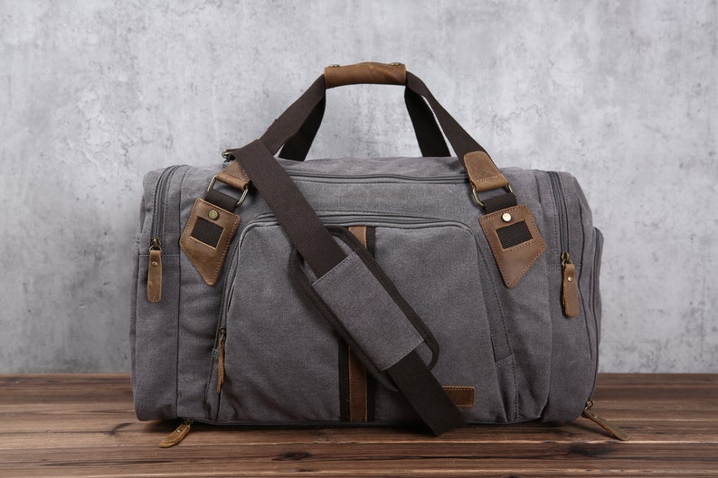 Bolsa de lona de viaje, bolsa de fin de semana de cuero de lona impermeable, bolsa de fin de semana para llevar durante la noche con compartimento para zapatos para hombres y mujeres personalizada Grey