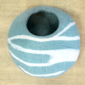 Round Wool Cat House- Cat Bed- Authentic Modern Handmade Design Felt Cat Cave - Handmade And Eco-Friendly Pet Bed - Gift for Pet