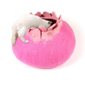 Pink Floral Handmade Felt Cat Cave- Wool Cat Bed - Pet House Made from Pure Wool - Bed for Cats and Small Dogs