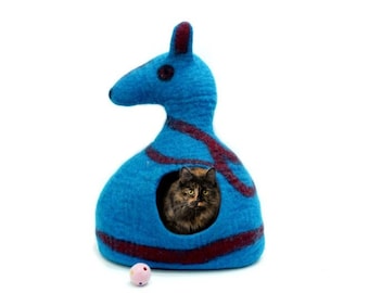 Kangaroo Felt Cat Cave – Handmade Wool Pet Bed