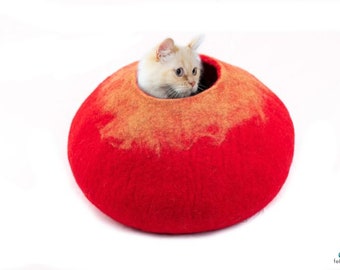 Red and Beige Ombre Felt Cat Cave - Wool Felt Pet House - Pet Vessel, Dome,  - Felted Cat Cave Bed - Gifts For Pet