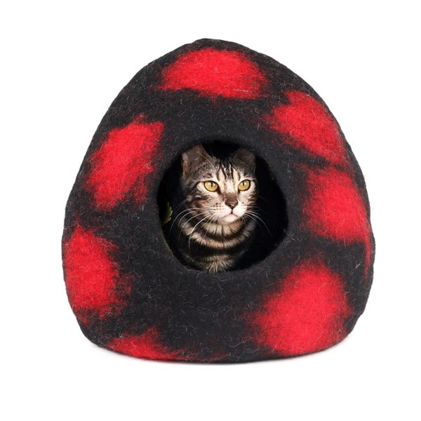 Black with Red Spot Cat Cave Bed - Polka Dot Wool Cocoon - Kitty Warmer - Kitty Nest - Cat Woolen House