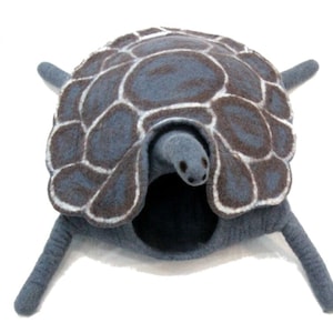 Felted Cat house Gray Tortoise - Wool Pet Bedding - Cat Cave - Felt Cat Nap - Handmade Cat House - Tortoise  Design Cave - Gift