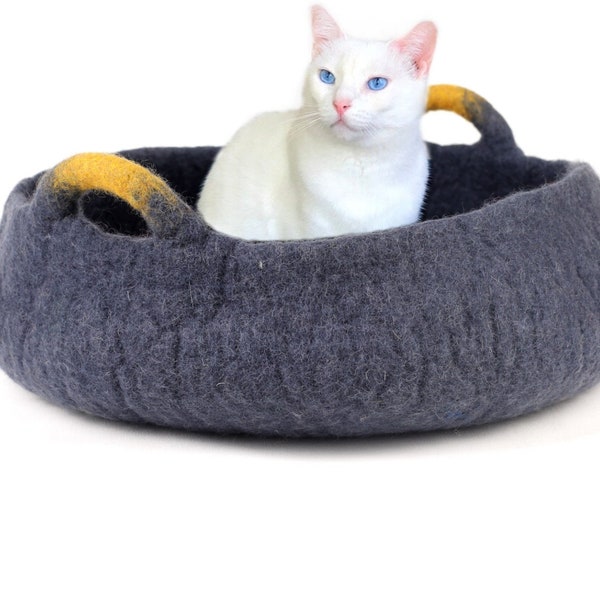Felted Cat Basket - Felt Pet Bed - Cozy Cat House - Pet Lover Gift -  Felted Cat House - Modern Pet Bedding