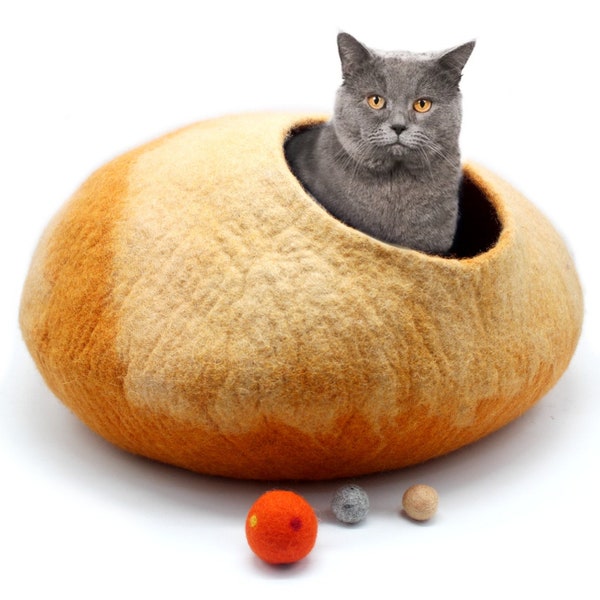 This Cozy Bed Is For Your Cat - Handmade Round Wool Pet Cave  - Organic Wool Cave - Cat Bed - Pet Furniture - Kitty Bed