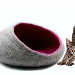Wide opening Felted Cat Cave- Cat Furniture - Handmade Cat Cave - Cozy Cat House - Ideal Cat Lover Gift
