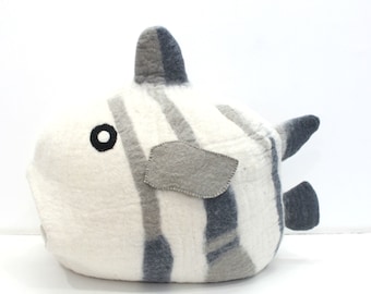 Handmade Felt Cat Cave – Fish Kitty Bed from Nepal