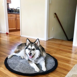 90 CM Cozy Felt Dog Mat - Warm Pet Bed - Felted Pet Lounger - Eco-Friendly, Premium Wool Felt Round Plain Carpet