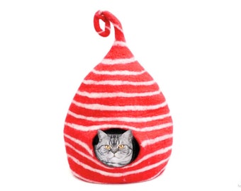 Modern Stripes Cat Cave - Felt Dome Pet Bed - Sustainable Bed - Felt Cat Basket  - Cozy Pet Couch - Choose Your Own Design