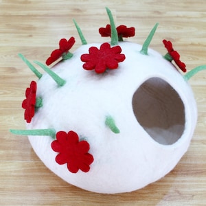 Adorable Felt Cat Cave - Soft, Cozy And Warm Wool Cat Bed - Cats Furniture- Safe & Eco-Friendly Gift for Pet Lovers