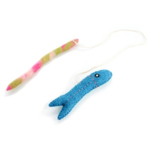 Felt Cat Teaser Wand - Felt Kitty Teaser - Cat Entertainment - Eco-friendly Fish Toy - Gift For Pet Lover - Set of 2