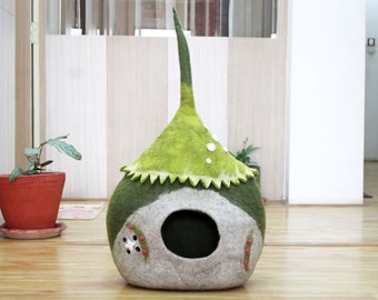 Felted Hideaway - Cozy Kitty Bed - Felt Cat Cocoon - Felted Cozy Pet House - Pet Bed - Dome Kitty Basket