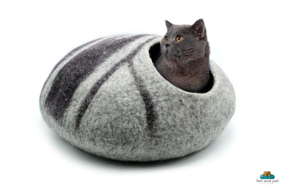 Grey cat igloo online
