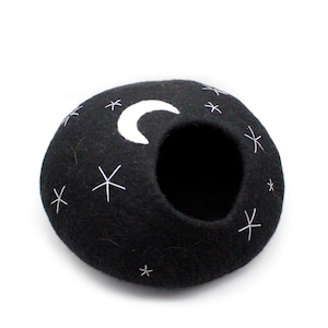 Felted Star, Moon Design Wool Cat Bed - Cozy Cave For Your Cat- Pure Wool