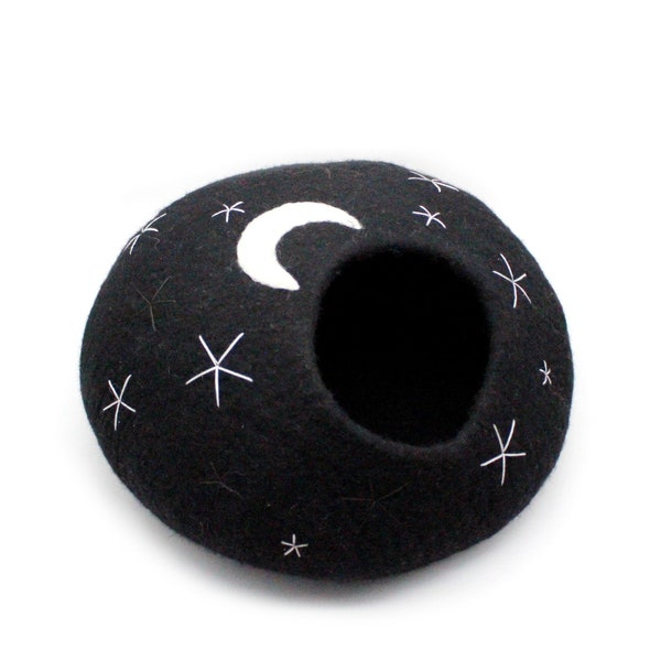 Felted Star, Moon Design Wool Cat Bed - Cozy Cave For Your Cat- Pure Wool